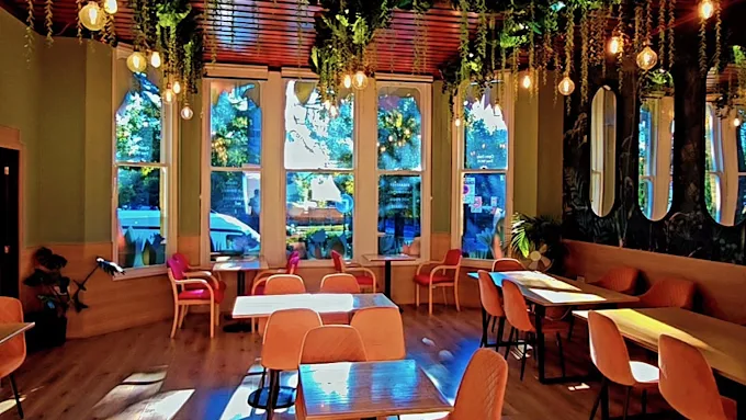 Lampton Parkside Cafe